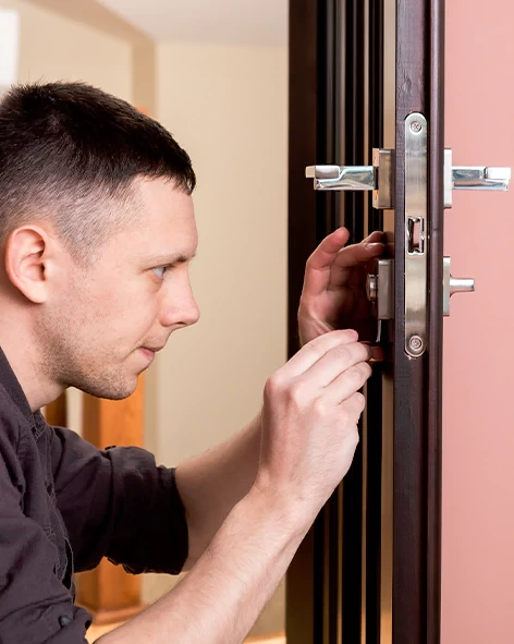 : Professional Locksmith For Commercial And Residential Locksmith Services in Schaumburg