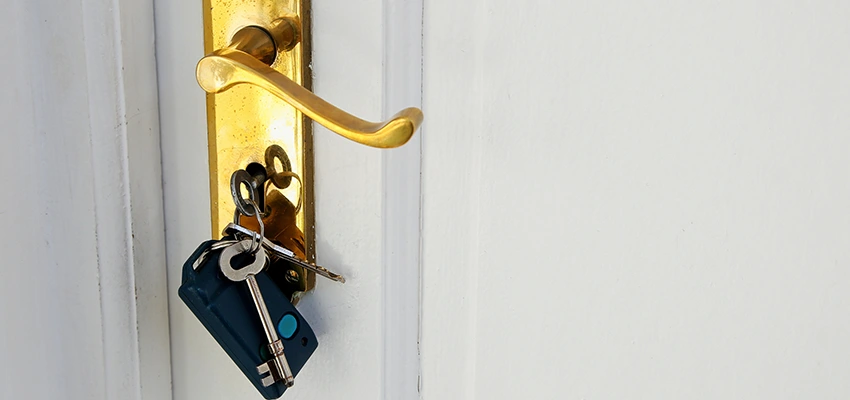 Broken Door Key Extraction in Schaumburg, IL